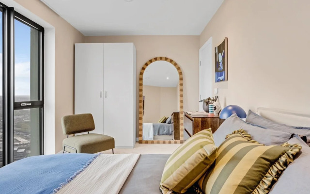 Stunning Two-bedroom Apartment With a Balcony