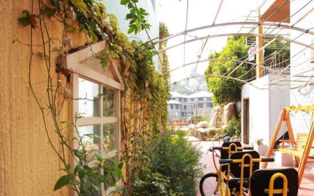 Xiamen Fruit Lakeside Boutique Hostel