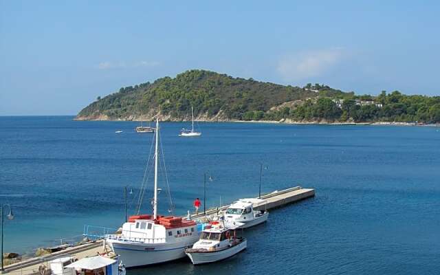Caravos Hotel