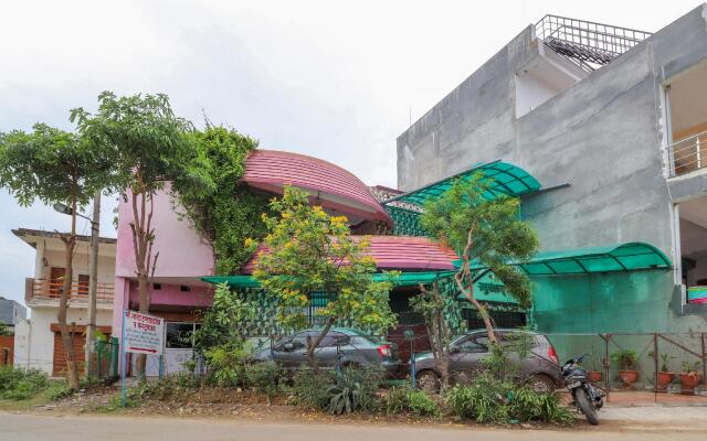 OYO Flagship 49061 Dev Hotel & Restaurant
