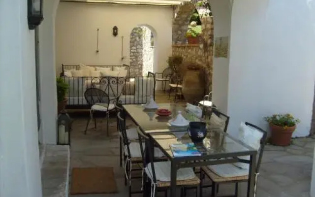 Marunnella Suites