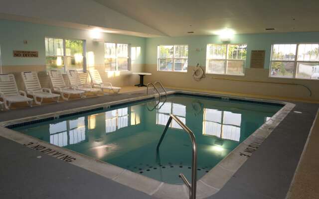 Country Inn & Suites by Radisson, Lansing, MI