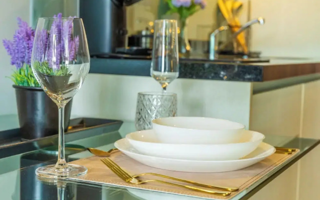 Luxury Everything Walking Distance c112