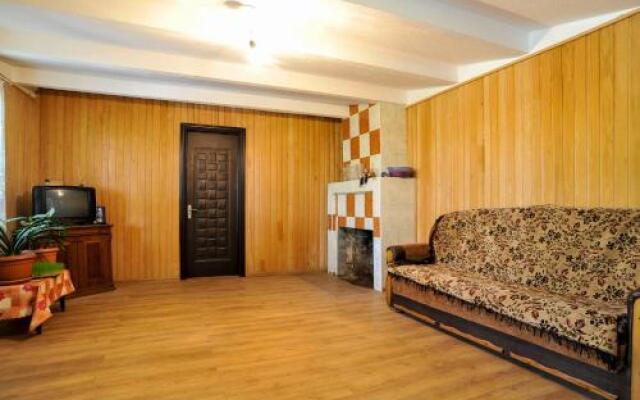 Fatkashi House