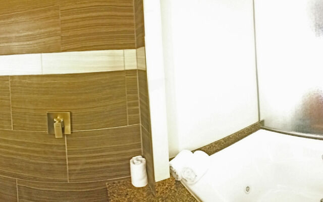 Cherry Tree Inn & Suites