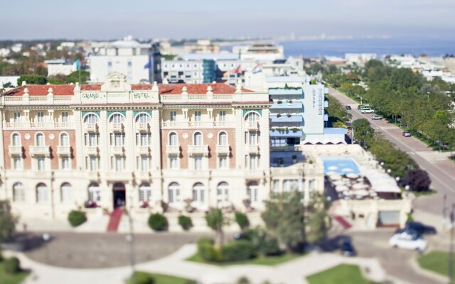 Grand Hotel