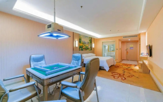 Vienna Hotel(Huizhou High Speed Railway North Station)