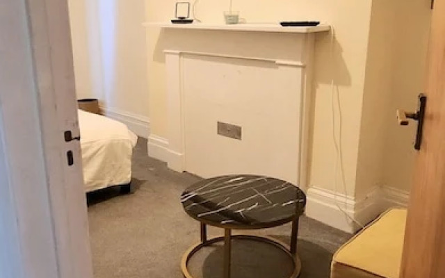 Ashford Cozy Apartment in Town Centre