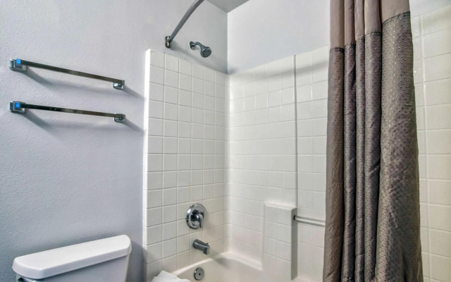 Clement Palo Alto – All-Inclusive Urban Resort