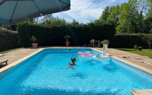 Chambres dans villa avec piscine