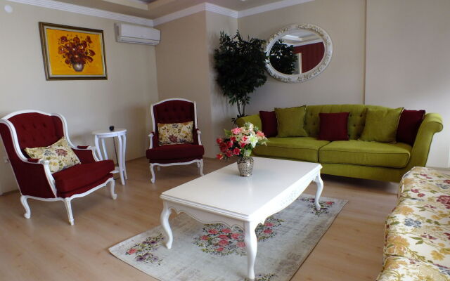 Real King Hotel