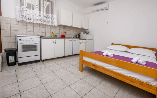 Studio Apartments Ivica