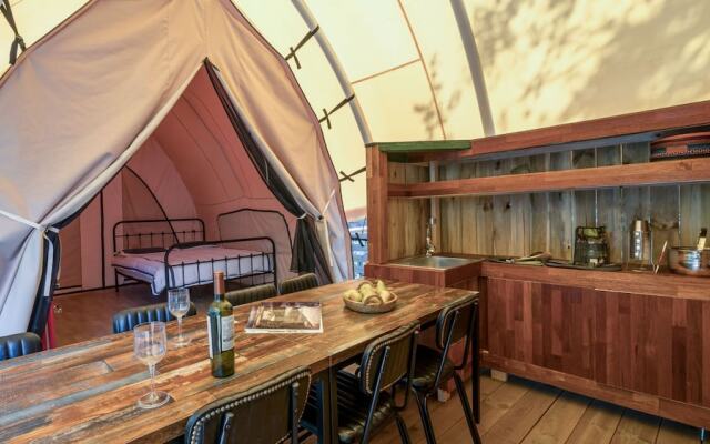 Gapyeong Saeyeon Caravan - Glamping