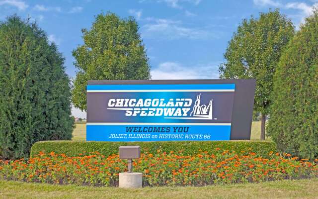 Super 8 by Wyndham Monee