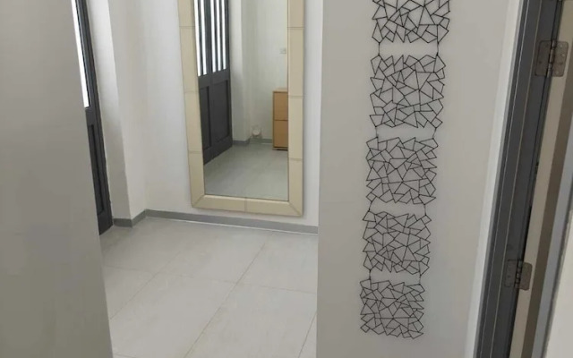 Twin Room with Laundry in Pembroke
