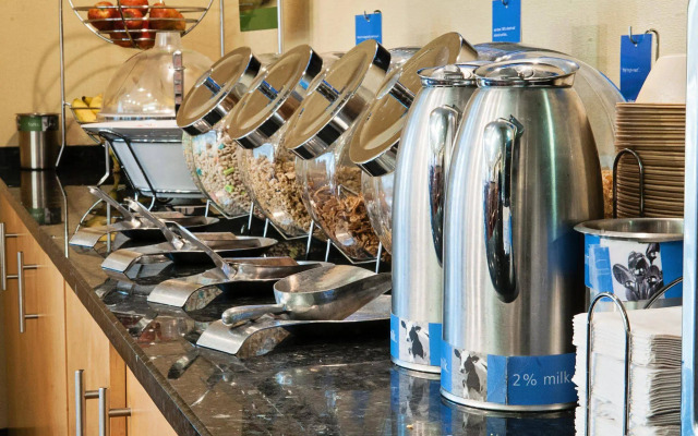 Hampton Inn Louisville-Airport