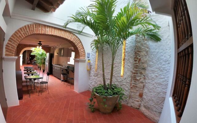 Columbus House Hotel