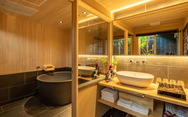 Guesthouse Hana Petalstream Villa