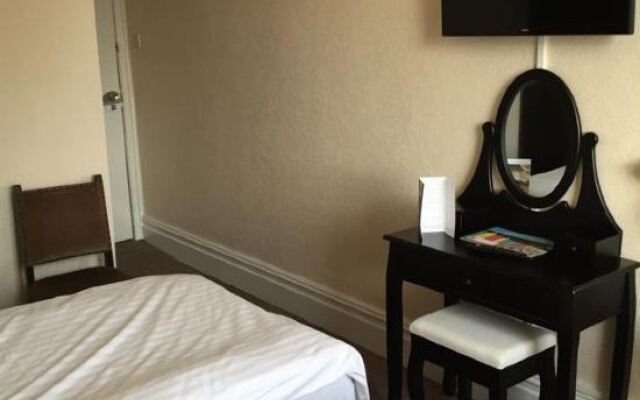 The New Alexandra Hotel