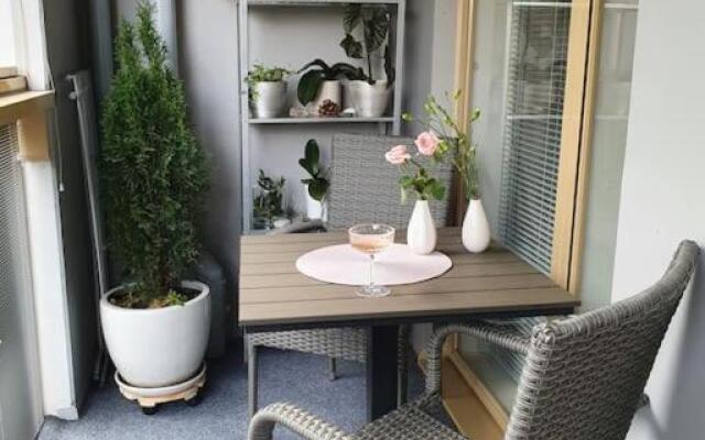 Cosy and quiet 1 br apartment - 7 min airport