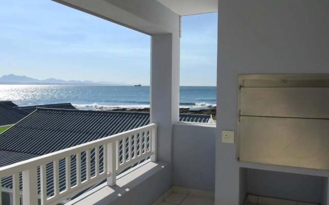 Point Village Hotel