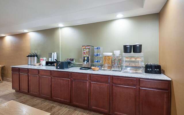 Quality Inn Near Pimlico Racetrack
