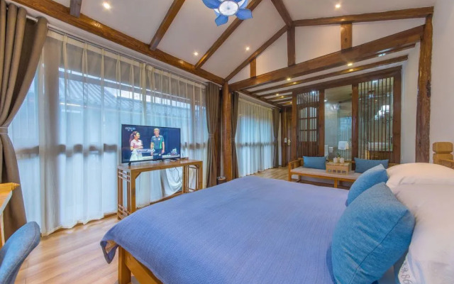 Lijiang Village House