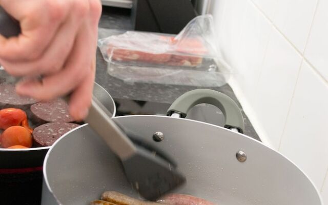 Modern House Perfect for Business, City Break Or Football