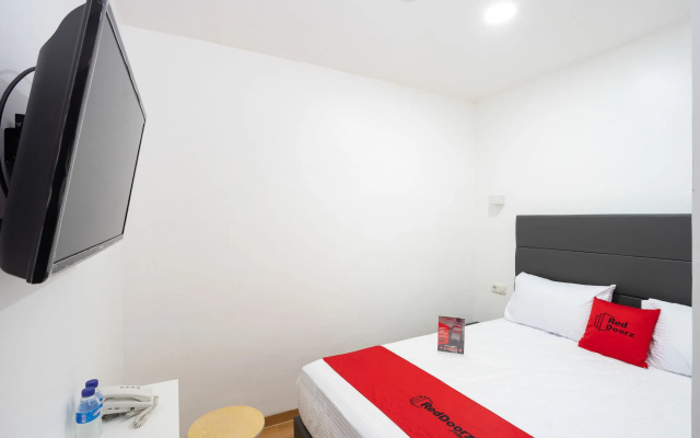 RedDoorz Plus @ Danau Sunter Utara