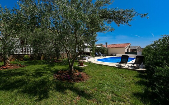 Villa Pine