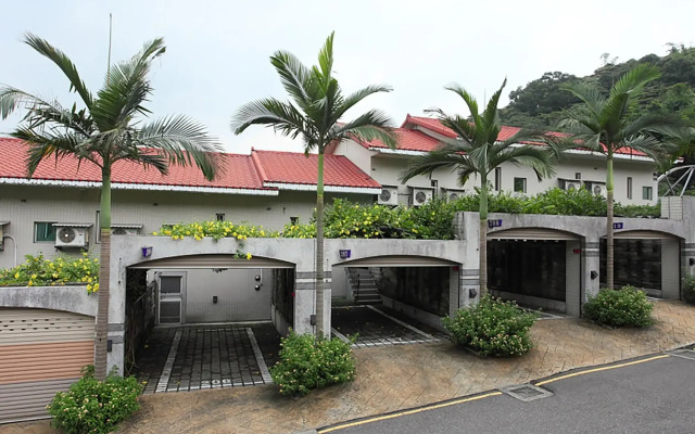 Regale Villa Hotel