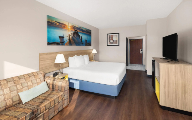 Days Inn by Wyndham Phenix City Near Fort Benning