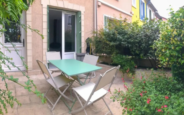 Charming townhouse with garden in the City of Love