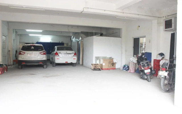 OYO 5229 Hotel Ayushman