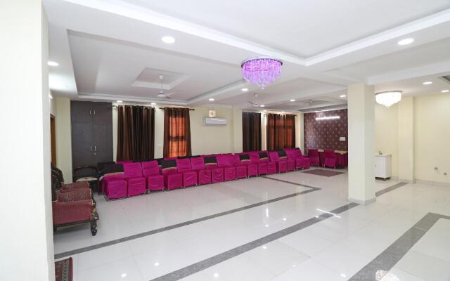 OYO 23660 Nath Residency Guest House