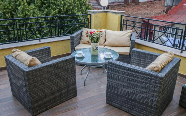 Guest House on Avlabari Street 12