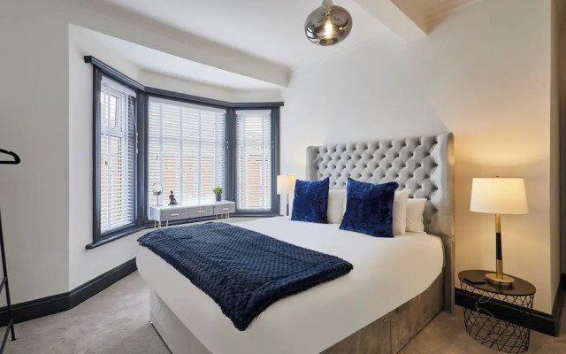Host Stay Darcey House