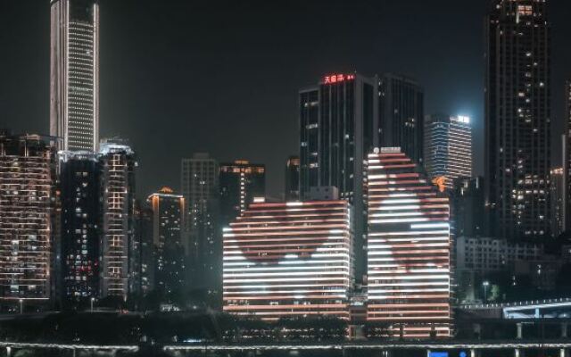 Yiduo Riverview Hotel (Chongqing Liberation Monument Hongya Cave)