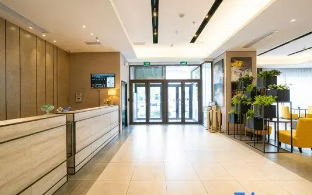 Homeinn Plus Hotel (Shengjing Hospital&Sanhao Street Metro Station)