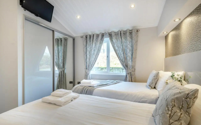 Nunland Hillside Lodges