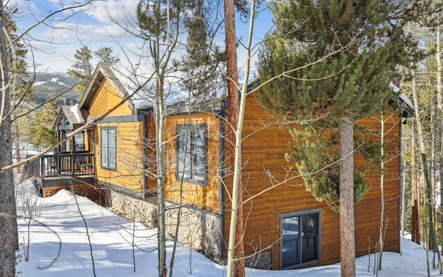 Wildwood Peaks 4 Bedroom Home by RedAwning