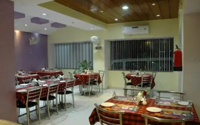 Hotel Ishwar Palace