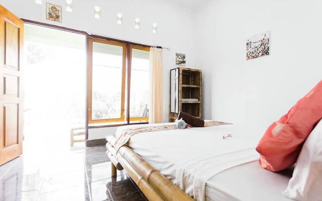 Lisa Gili Bungalow
