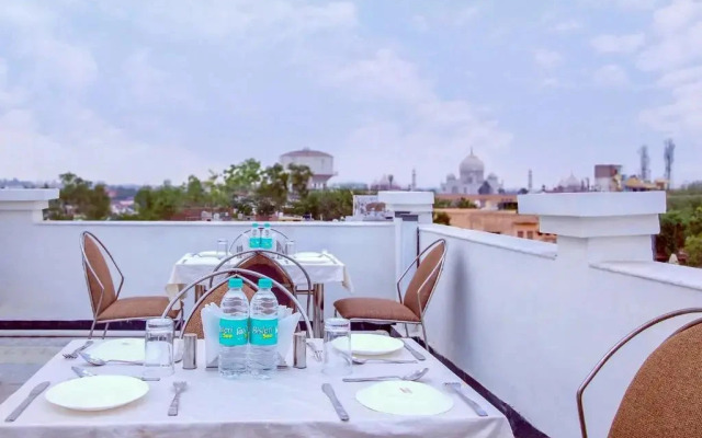 Hotel The Kamla Palace by OYO Rooms