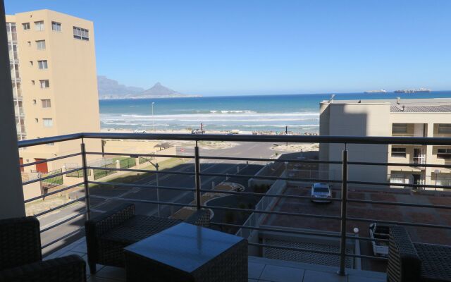 206 The Waves, Blouberg