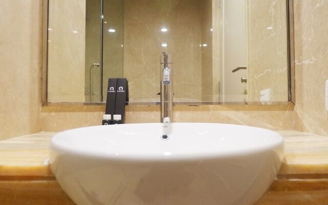 Spectacular 3BR Apartment at The Peak Residence