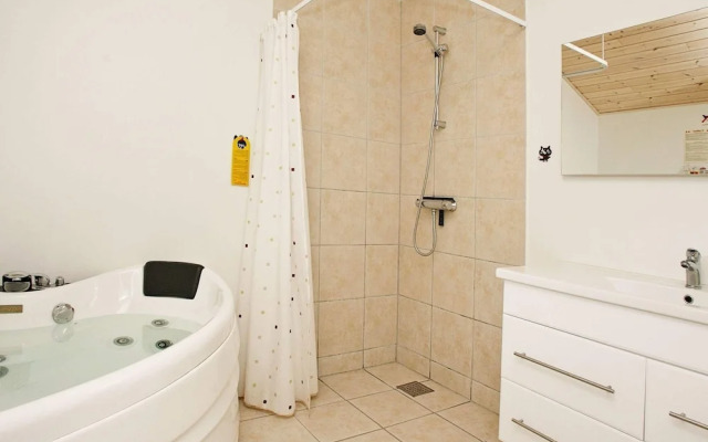 6 Person Holiday Home in Albaek-by Traum