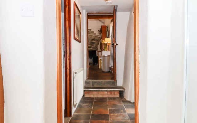 Two Shoes Cottage
