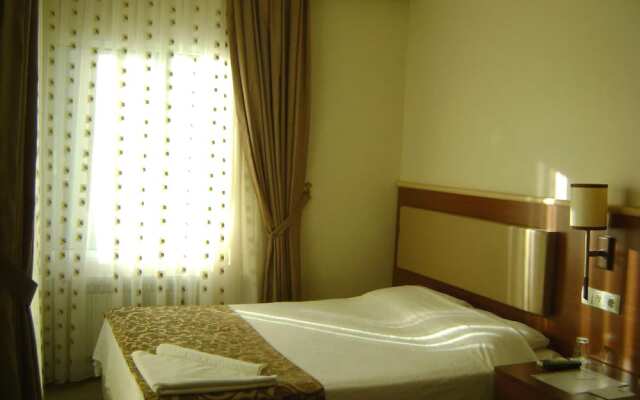 Kyme Otel