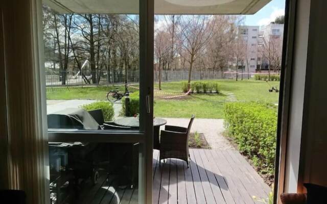 StayPlus Apt in Trendy Area Balcony